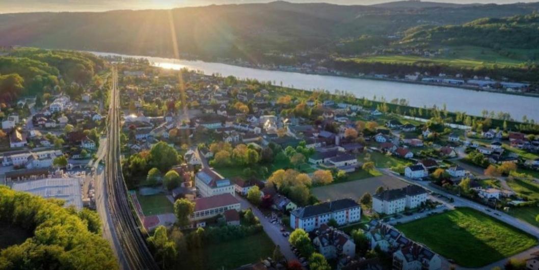 Apartment An Der Donau Krumnussbaum Eksteriør billede